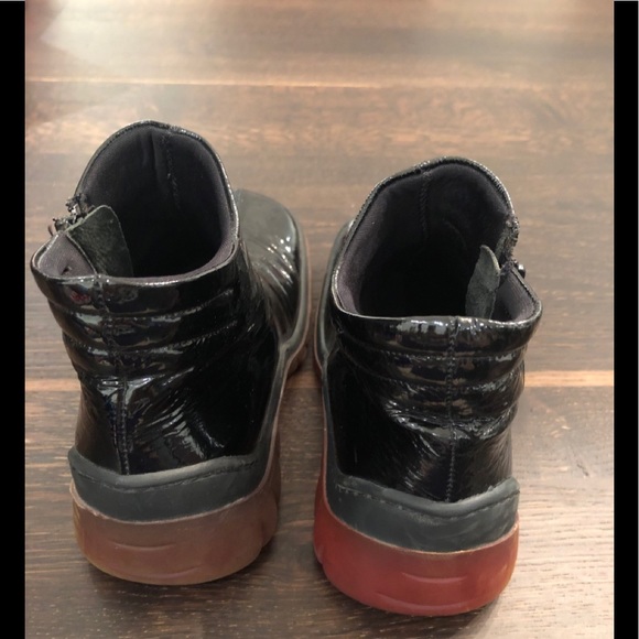 Patent leather boots - great for winter! - Picture 3 of 4